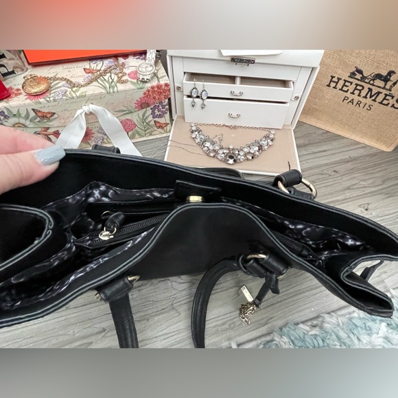 ✨🎁🖤Jessica Simpson Black Tote Bag🖤✨Good Preloved Condition - Picture 8 of 10